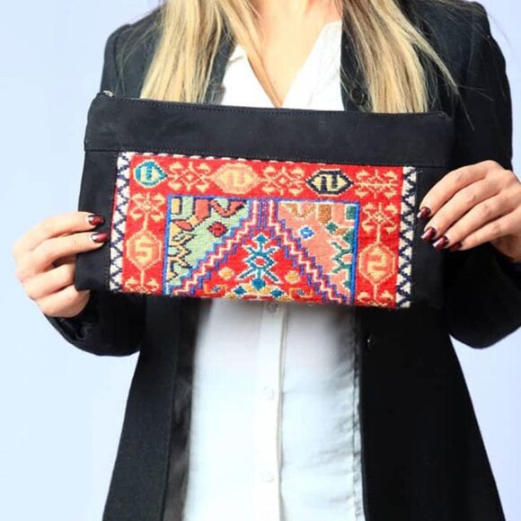 Handwoven Wool Kilim Unisex Tablet & Laptop Sleeve - Picture 3 of 7